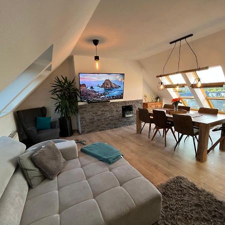 105 Qm Neues Klimatisiertes Appartment Fuer Familien Privater Parkplatz 开姆尼茨 外观 照片